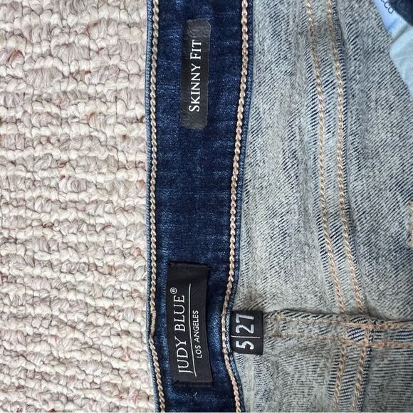 Judy Blue Skinny Fit Medium Wash Jeans - Picture 3 of 10